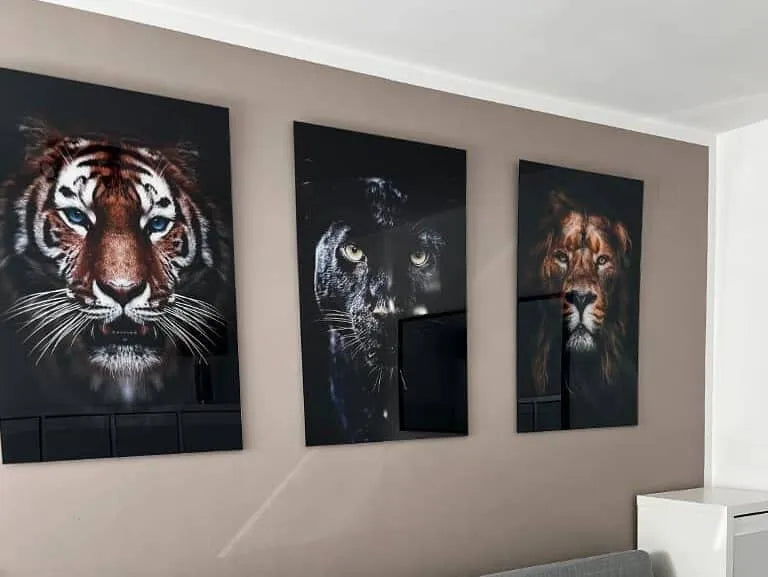 How to Hang a Wallfield Glass Painting?