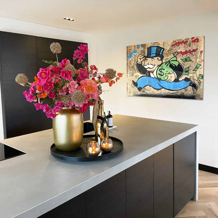 The Running Rich Man – Glass