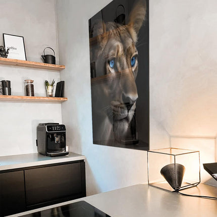 Gazing Lioness – Glass