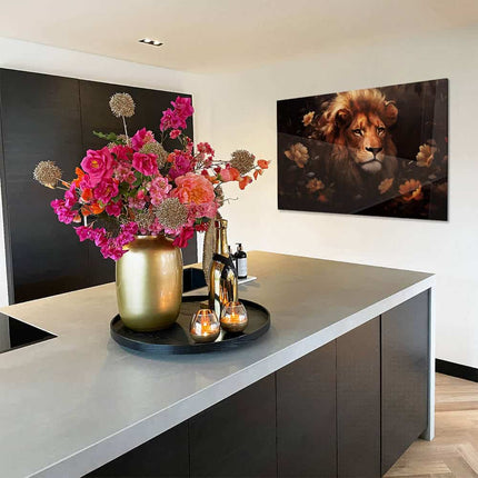 The Painted Lion – Glass