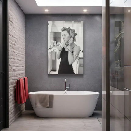 Domestic Noir – Glass