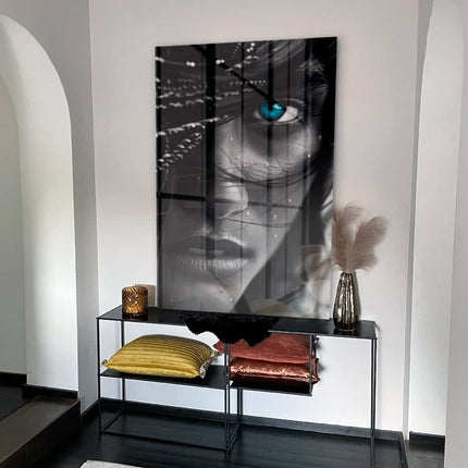 Soulful Gaze – Glass