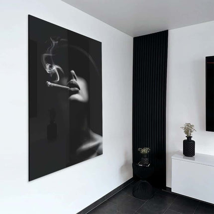 Woman Smoke – Glass