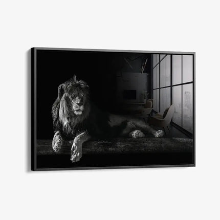 Horizontal Lion – Glass