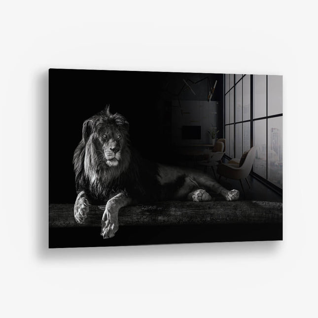 Horizontal Lion – Glass