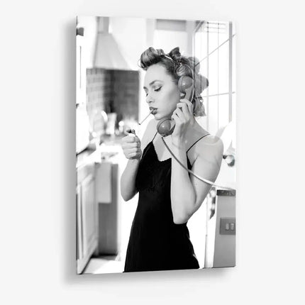 Domestic Noir – Glass