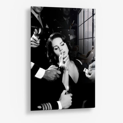 Lana Smoking – Glass