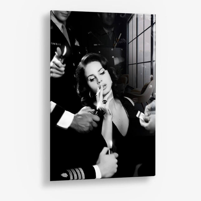 Lana Smoking – Glass