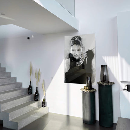 Audrey Hepburn – Glass