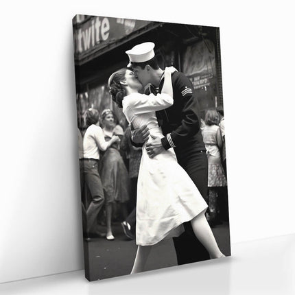 "Le Marin Qui s’embrasse"